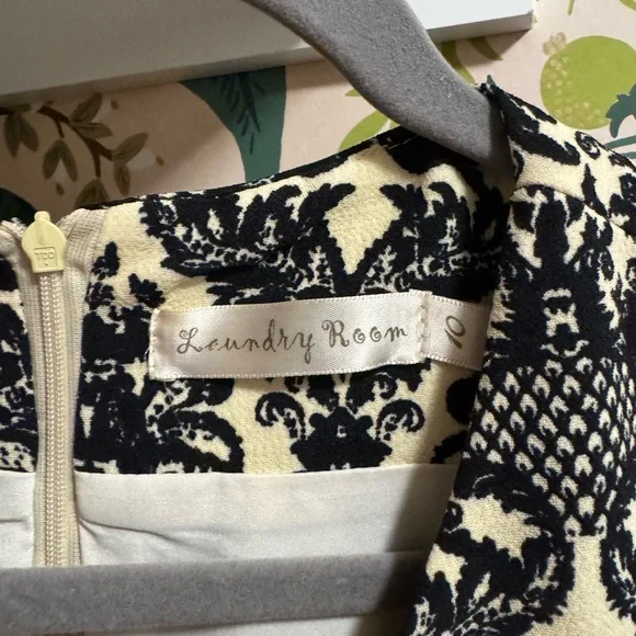 Elegant Damask Yellow and Black Dress - Picture 3 of 6